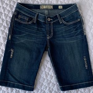 BKE Stella Bermuda shorts!